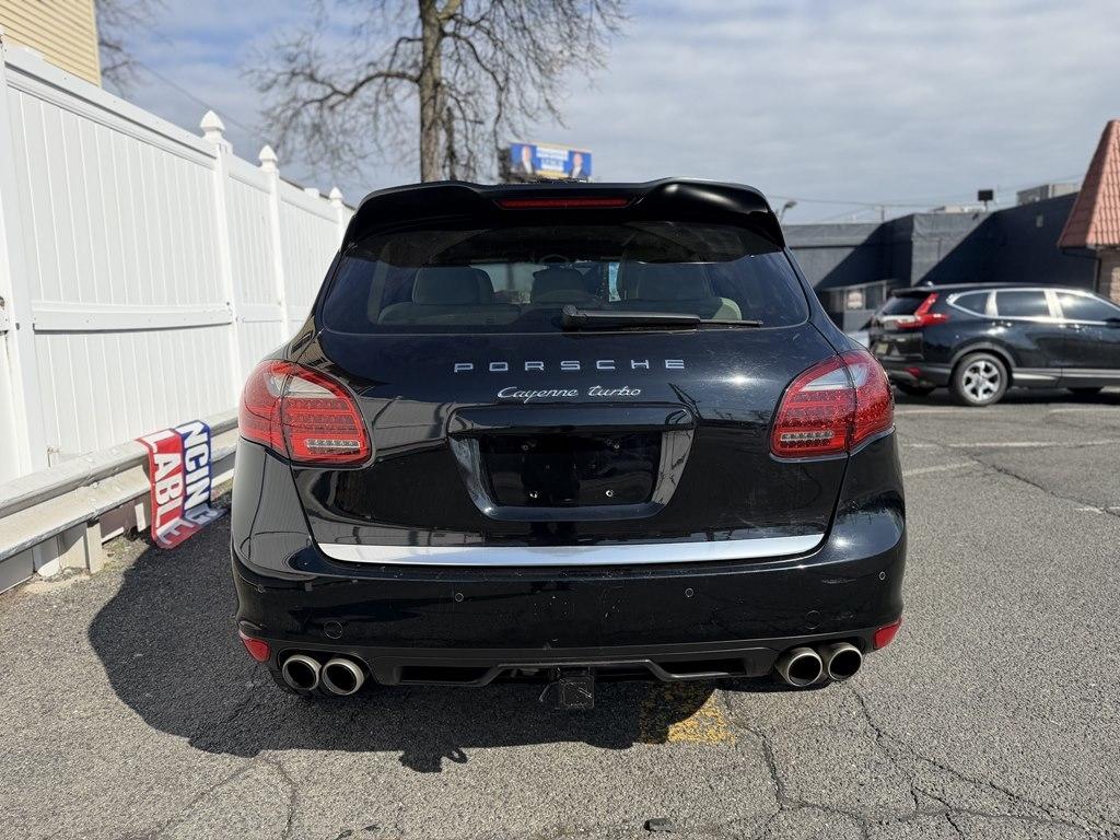 Porsche Cayenne  2012