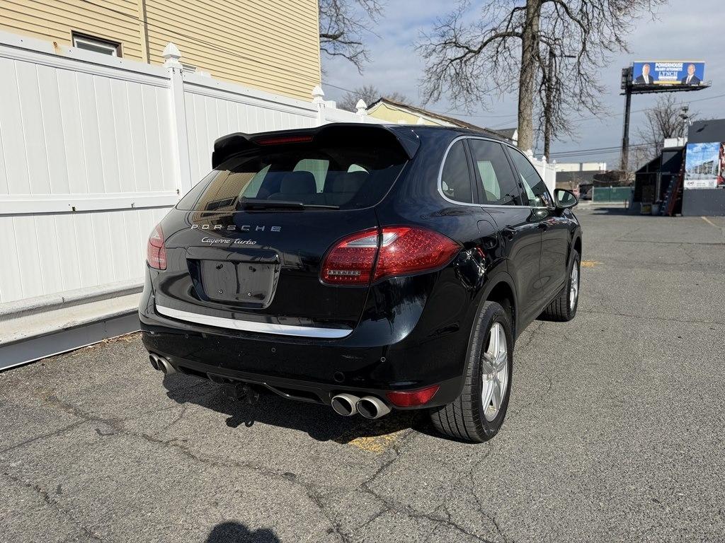 Porsche Cayenne  2012