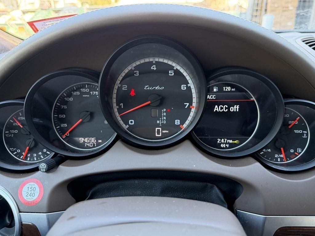 Porsche Cayenne  2012