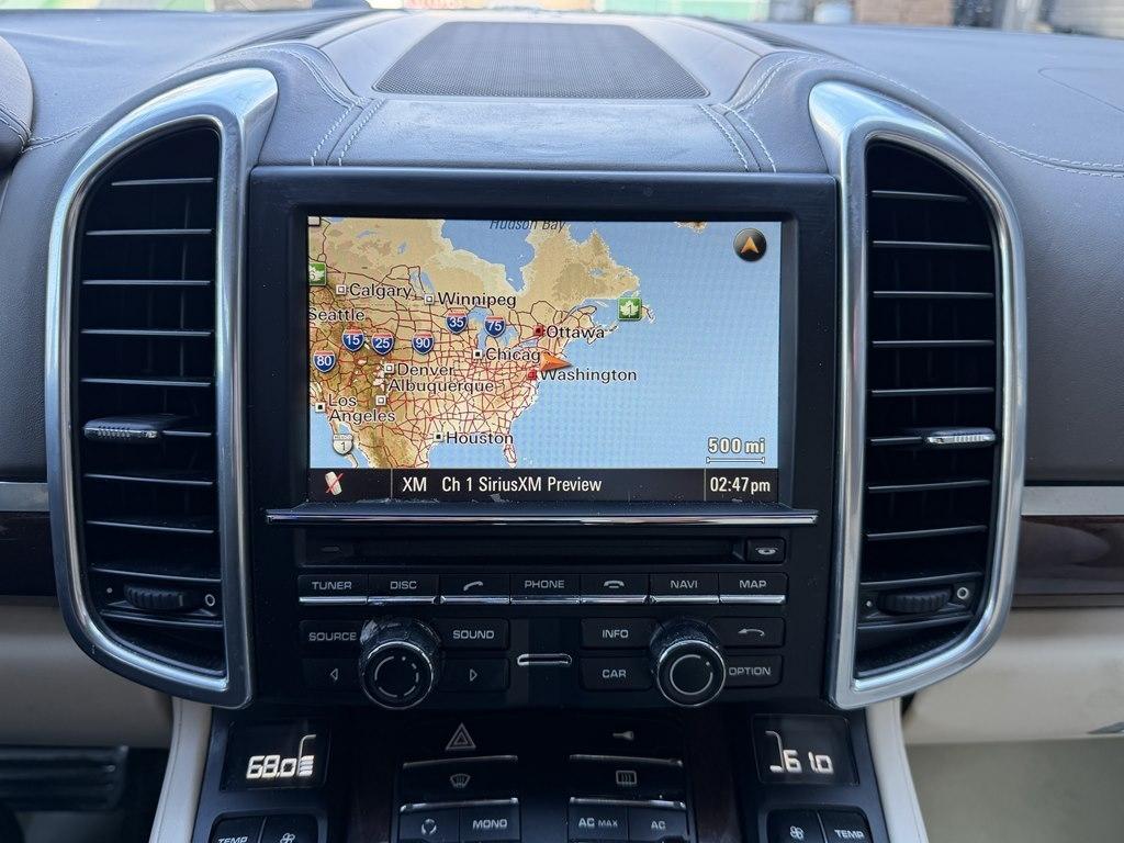 Porsche Cayenne  2012