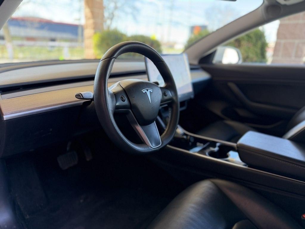 Tesla Model 3  2020