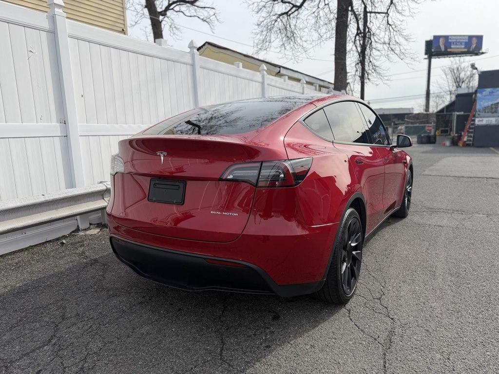 Tesla Model Y  2021