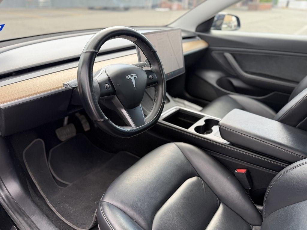 Tesla Model 3  2021