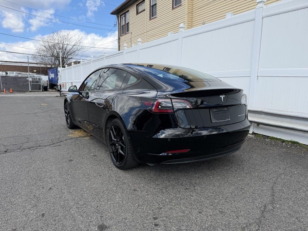 Tesla Model 3  2021