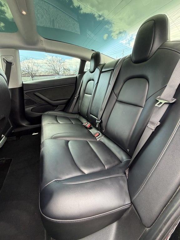 Tesla Model 3  2021