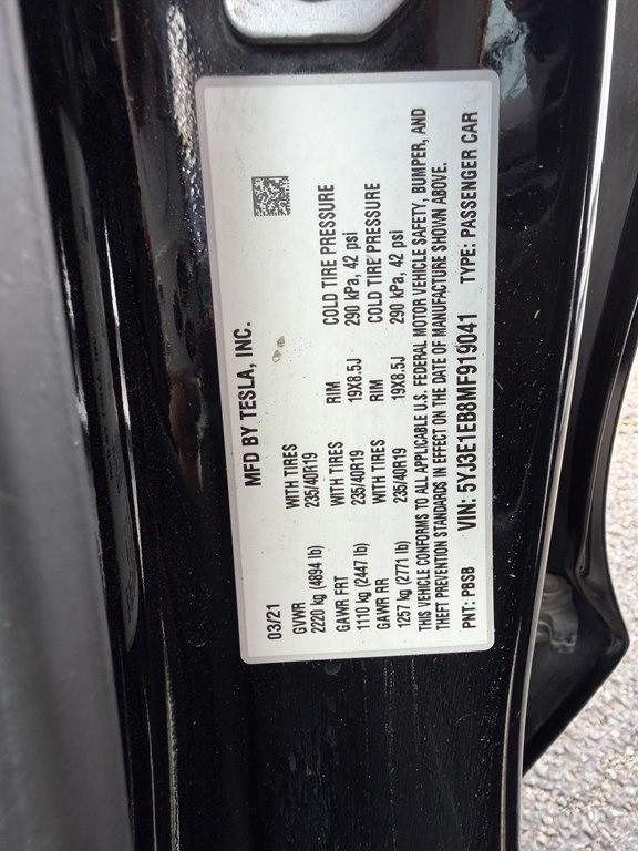 Tesla Model 3  2021