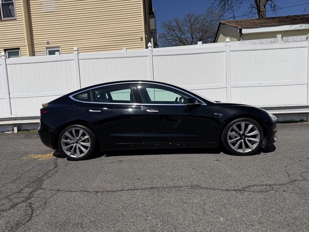 Tesla Model 3  2020