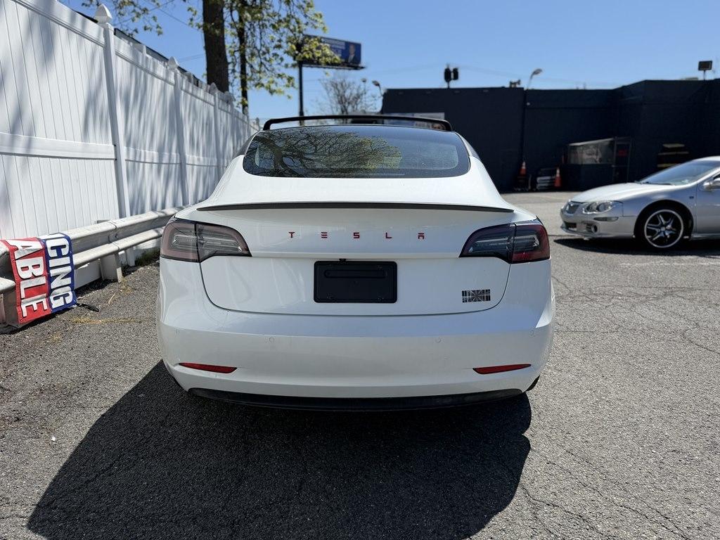 Tesla Model 3  2021