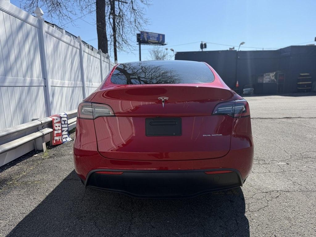 Tesla Model Y  2021