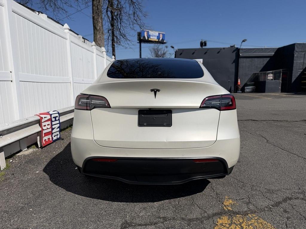 Tesla Model Y  2021