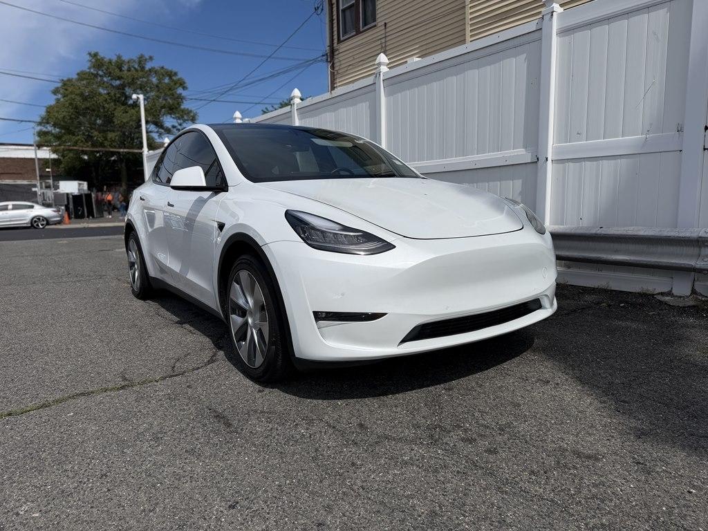 Tesla Model Y  2021
