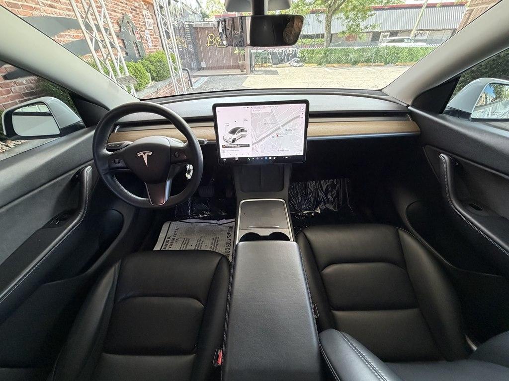 Tesla Model Y  2021