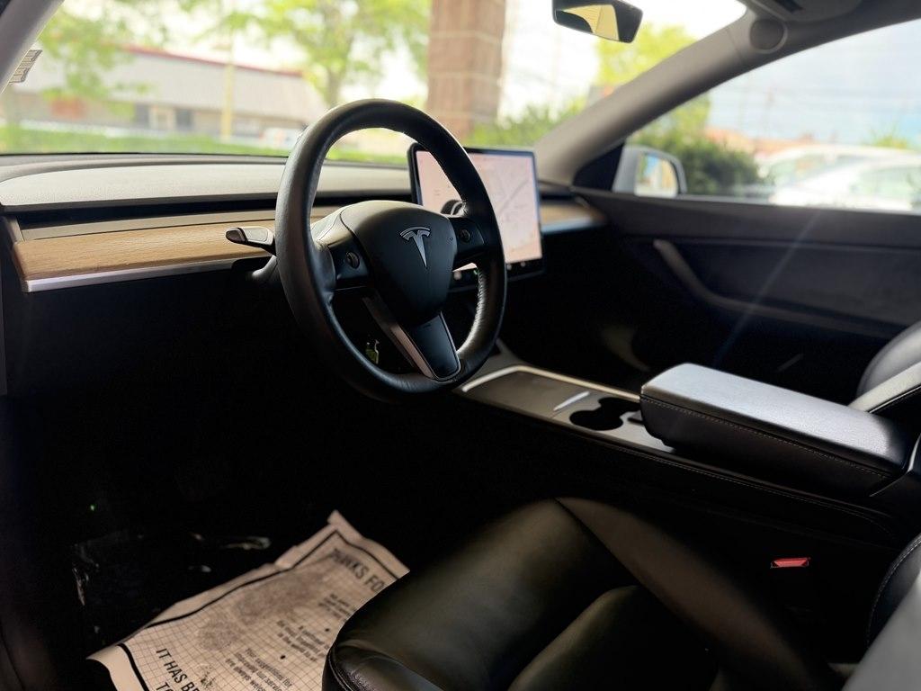 Tesla Model Y  2021