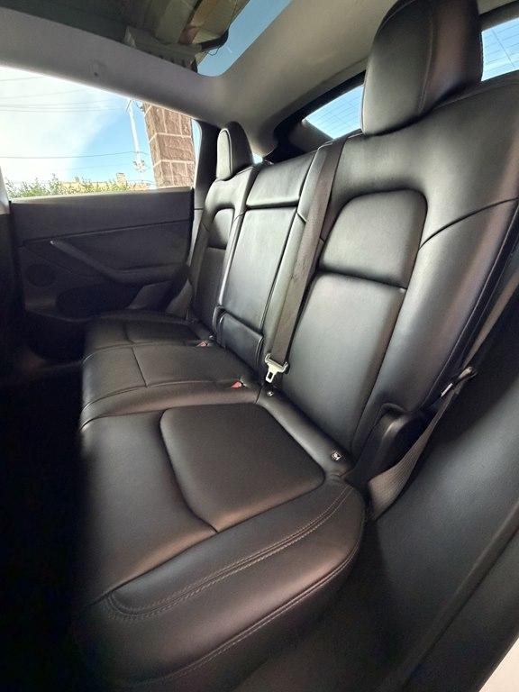 Tesla Model Y  2021