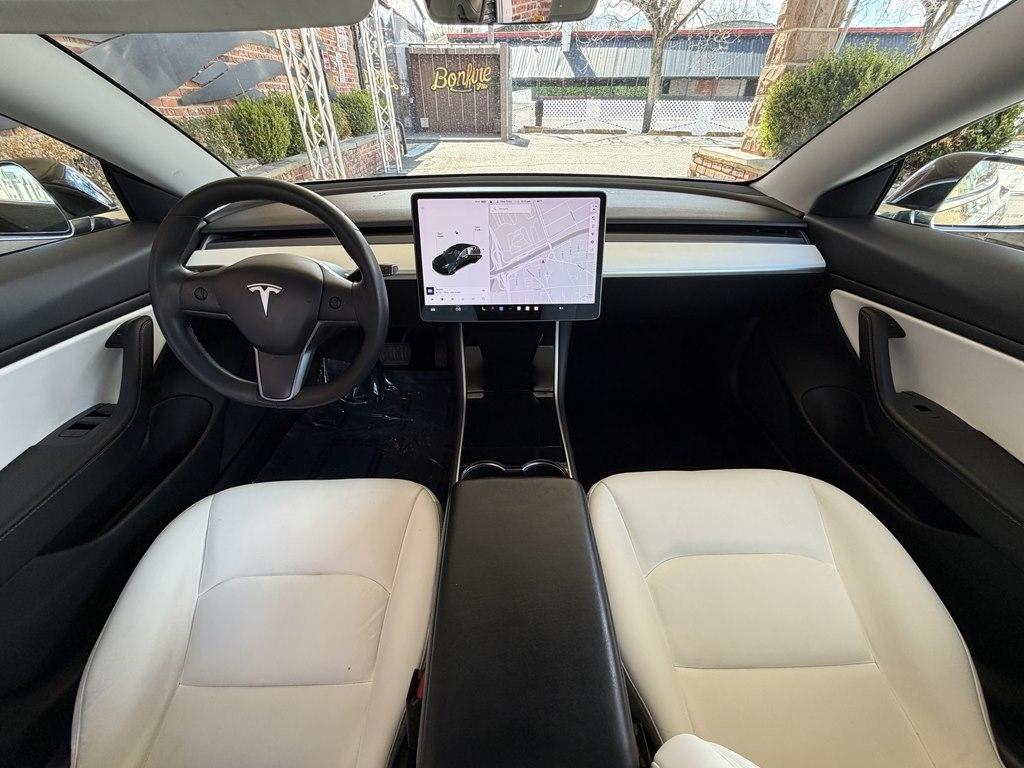 Tesla Model 3  2020