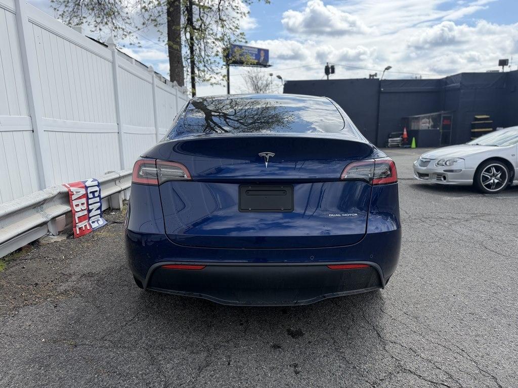 Tesla Model Y  2021