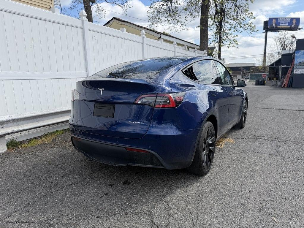 Tesla Model Y  2021