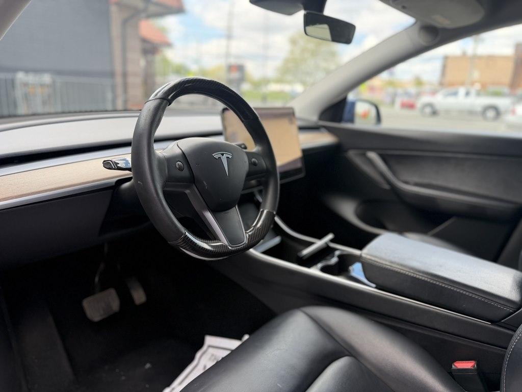 Tesla Model Y  2021