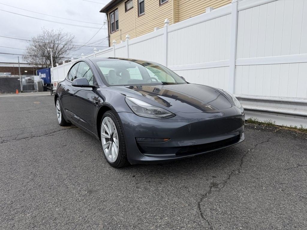 Tesla Model 3  2021