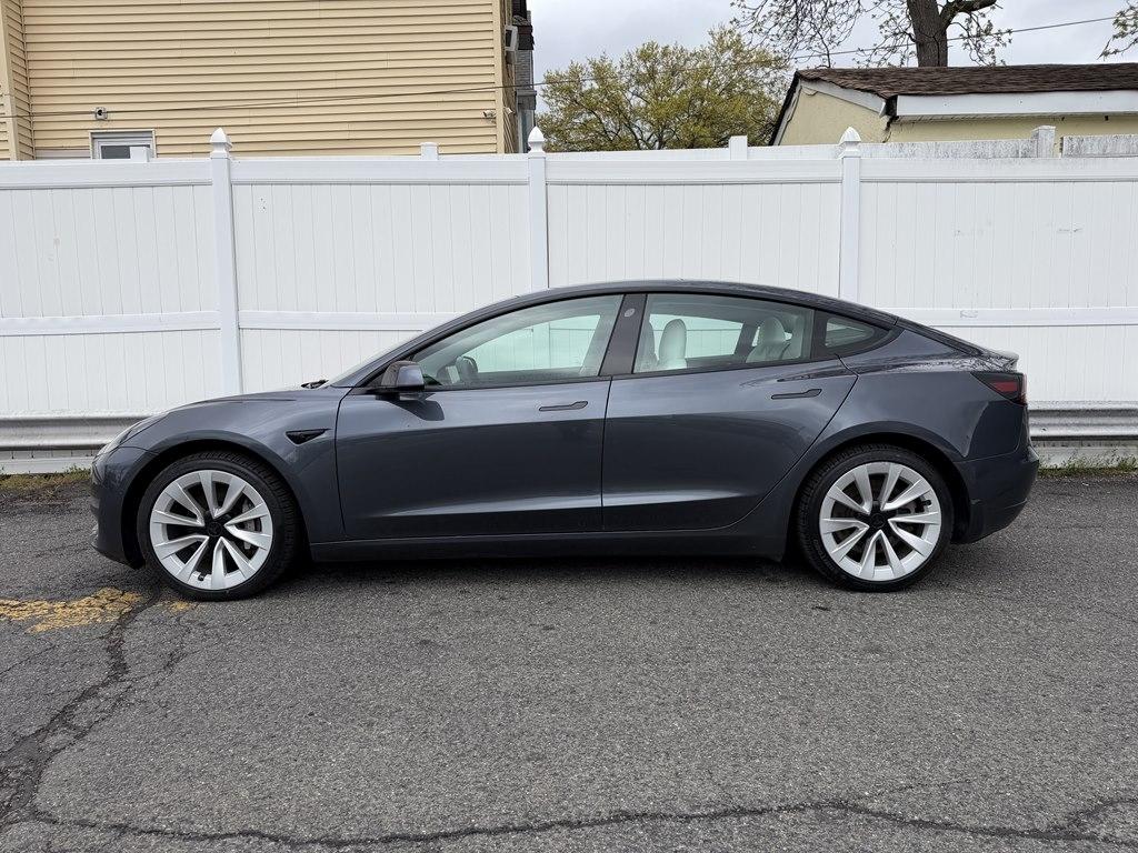 Tesla Model 3  2021