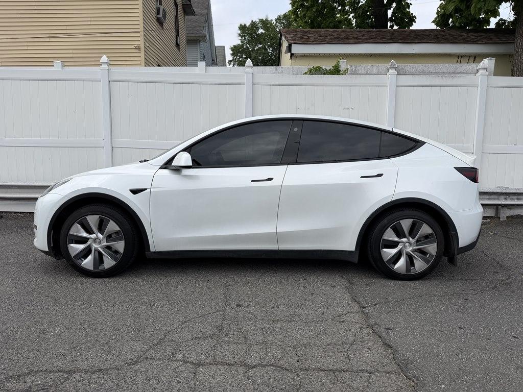 Tesla Model Y  2021