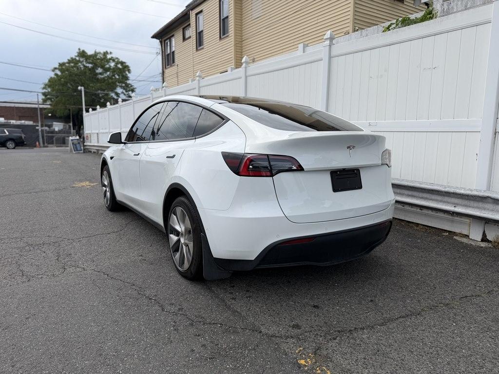 Tesla Model Y  2021