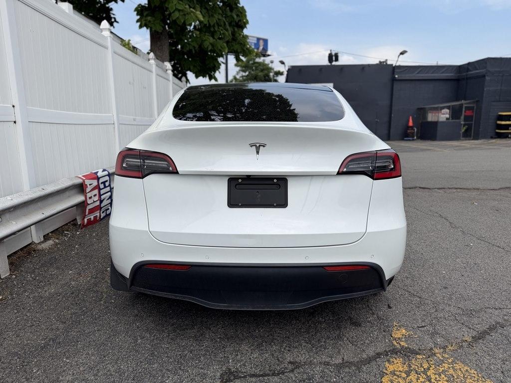 Tesla Model Y  2021