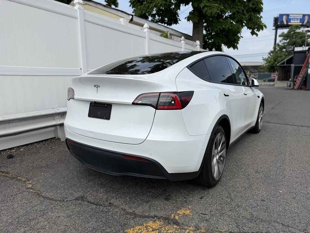 Tesla Model Y  2021