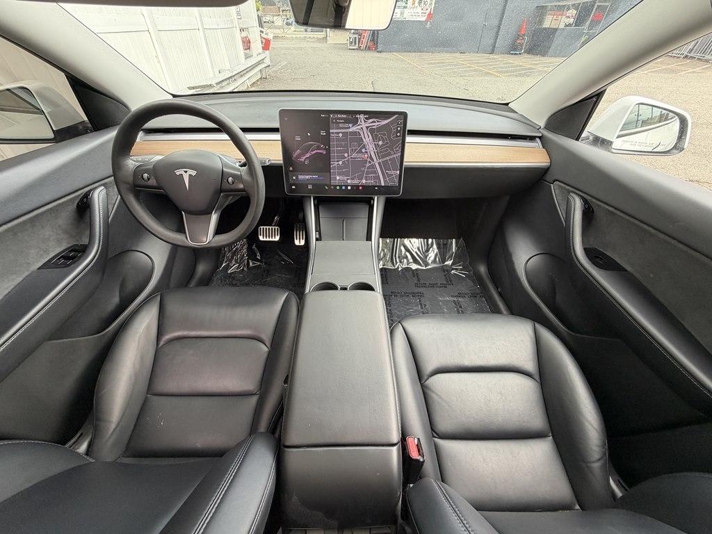 Tesla Model Y  2021