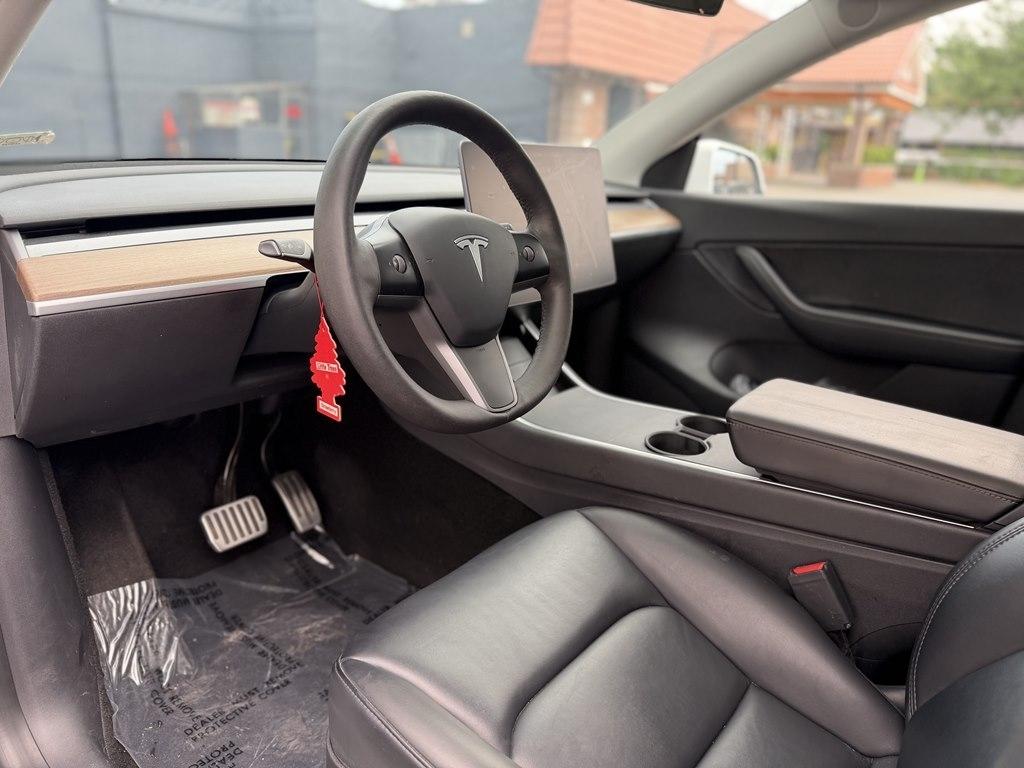 Tesla Model Y  2021