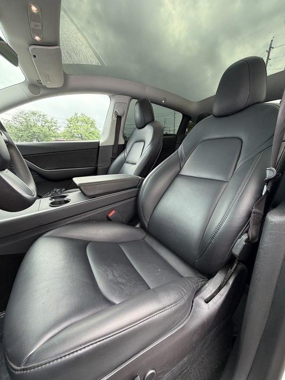 Tesla Model Y  2021