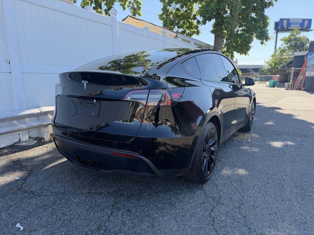 Tesla Model Y  2021