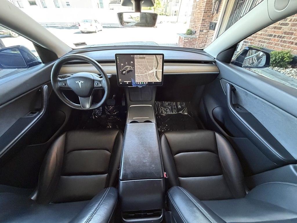 Tesla Model Y  2021