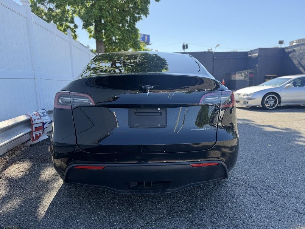 Tesla Model Y  2021