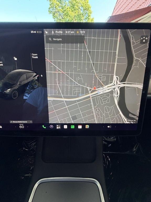 Tesla Model Y  2021