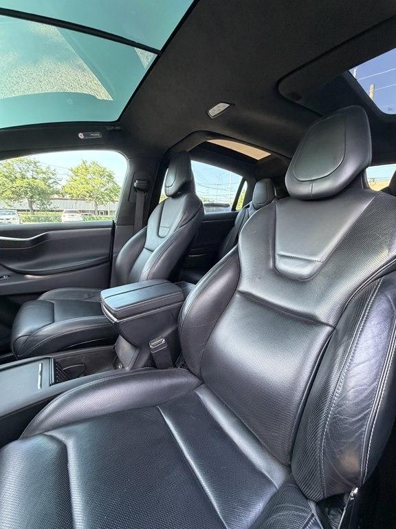 Tesla Model X  2016