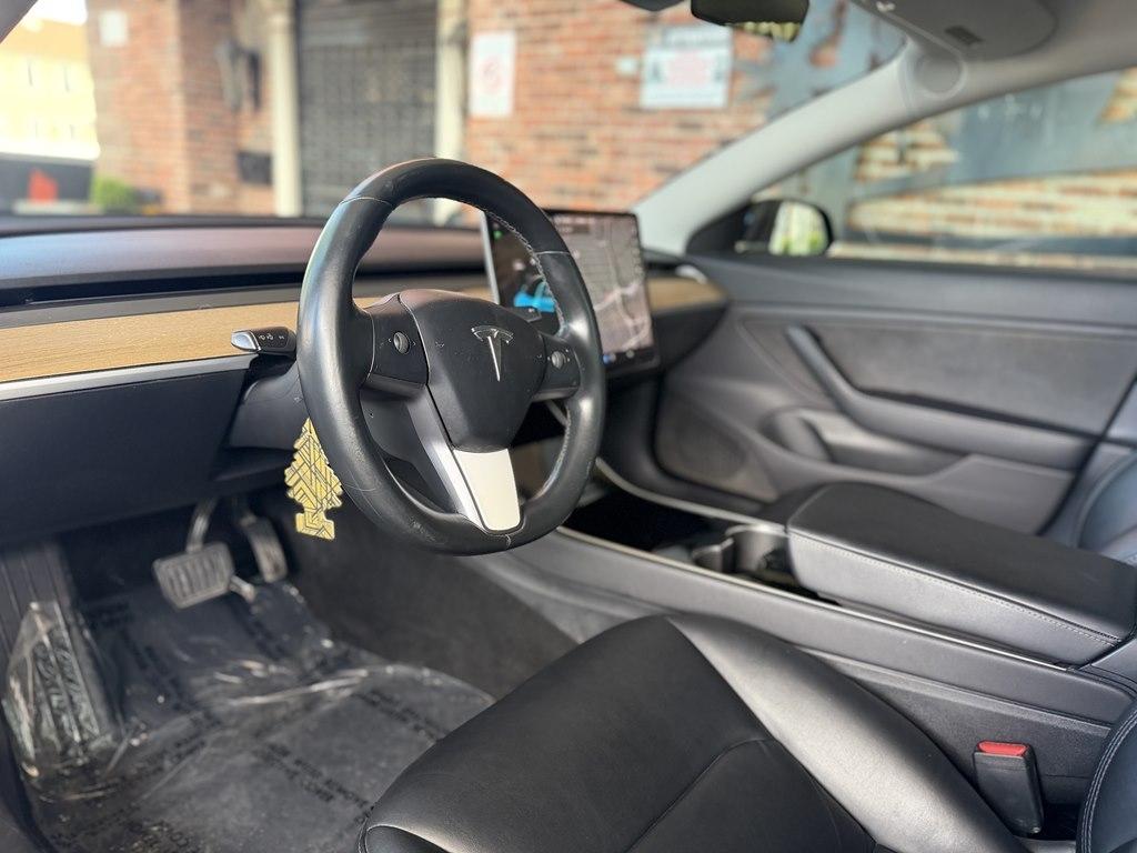 Tesla Model 3  2019