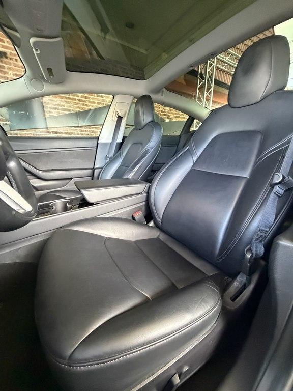 Tesla Model 3  2019