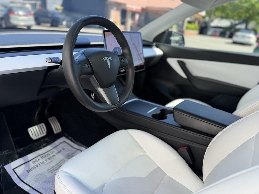 Tesla Model Y  2022