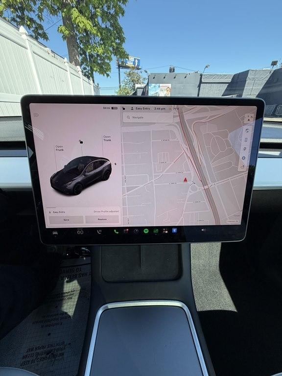 Tesla Model Y  2022