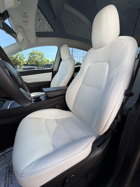 Tesla Model Y  2022