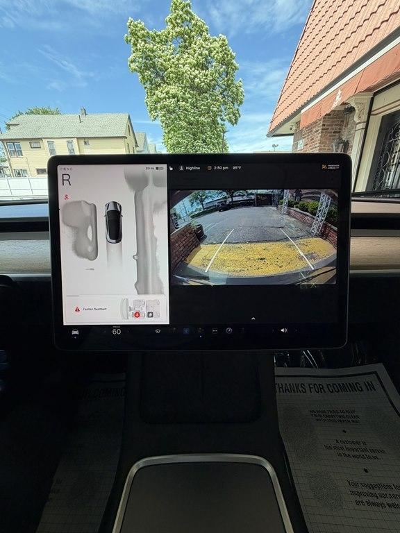 Tesla Model 3  2022