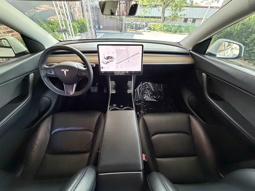 Tesla Model Y  2020