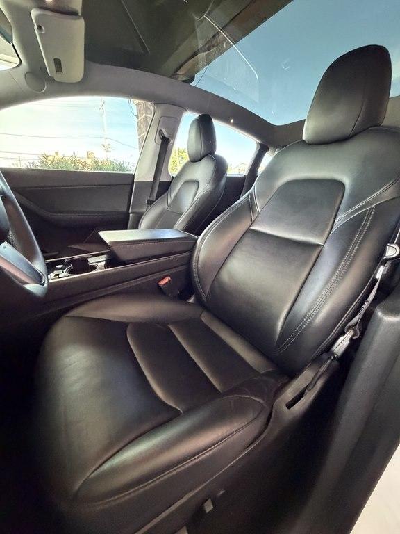 Tesla Model Y  2020