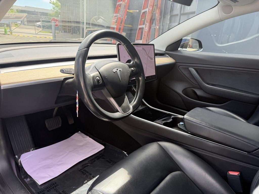 Tesla Model 3  2019