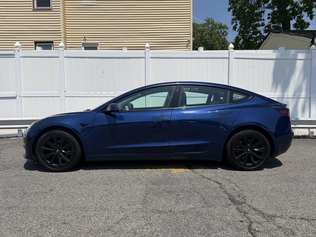 Tesla Model 3  2022