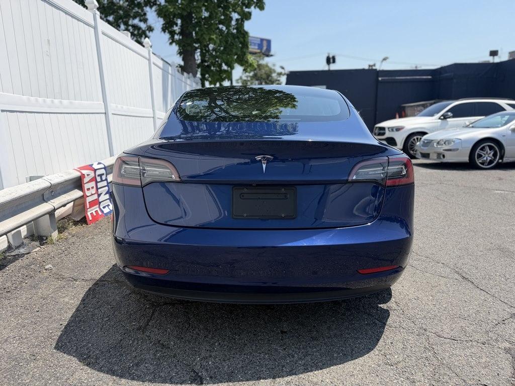 Tesla Model 3  2022
