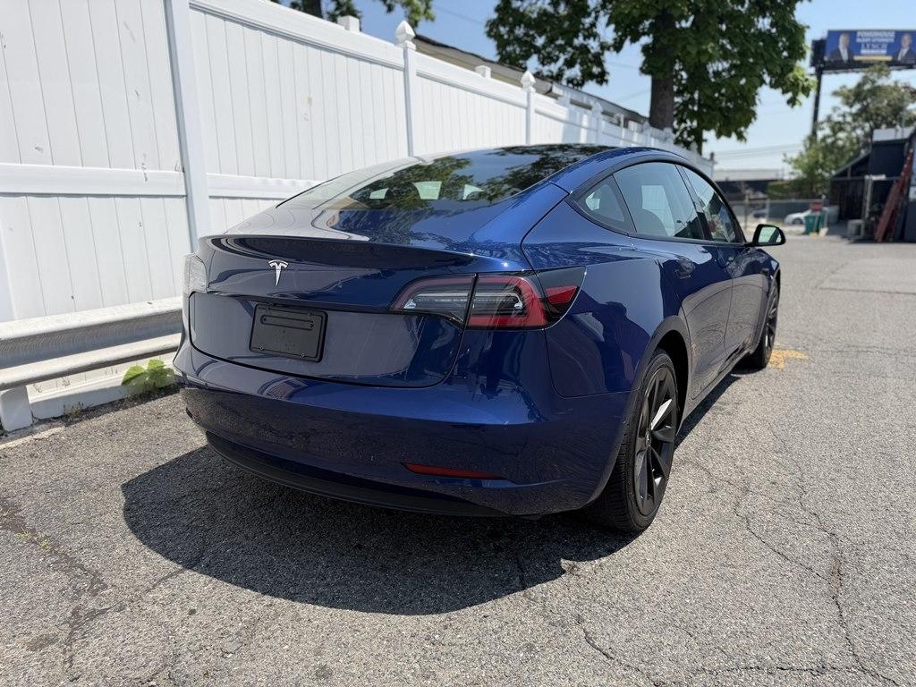 Tesla Model 3  2022