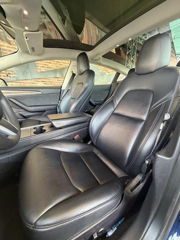 Tesla Model 3  2022
