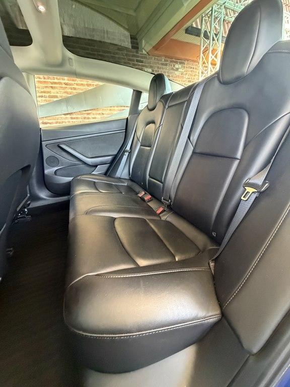 Tesla Model 3  2022